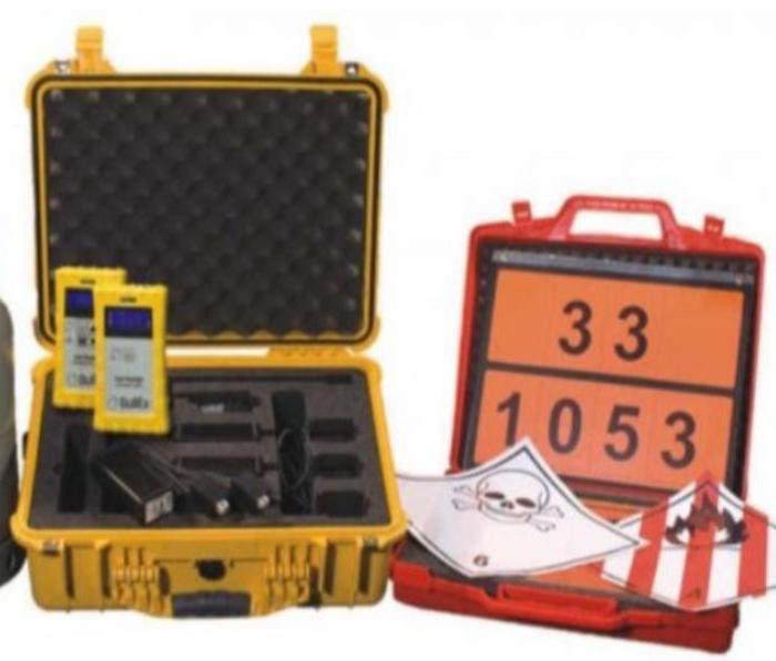 ATENCIÓN
Ha sido robado equipo especializado para capacitación en gas desde el Campo de Entrenamiento de Bomberos de Santiago. Es de vital importancia para preparar a Bomberos y ayudar a la comunidad. Son 2 cajas amarillas y 1 roja. Cualquier info, llamar al 132, 133 o 134