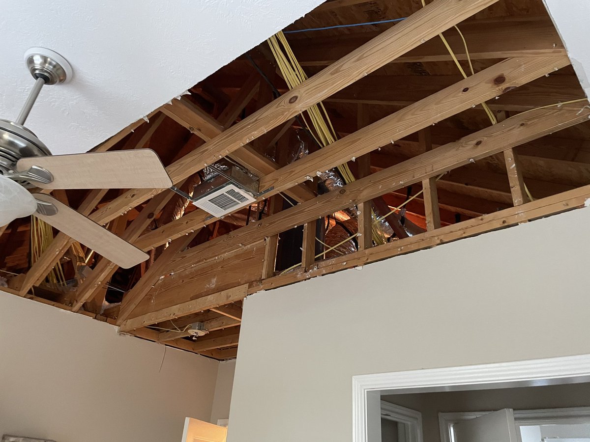 JGillettKaufman's tweet photo. Folks were here today to remove soaked drywall and flooring (frozen pipes exploded in our attic). Feel lucky we have service for this damage before mold can start growing. Snow still isn’t melted outside. #TexasIsClosed https://t.co/7UiA1Vwb00