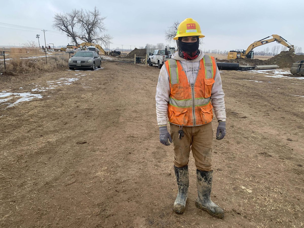 How do you earn a yellow hard hat? By always striving to learn more, to be educated and empowered to take on more in your role with us. And Derek has shown the determination, a quality we admire and appreciate! Congratulations! 👏👏👏

#FriYAY #EmployeeAppreciation #BTrenchless
