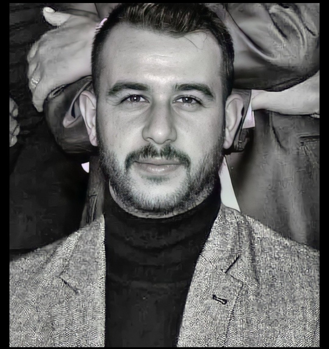 sehidegnc's tweet photo. Vay gardaşım, Vay Fıratım
Demek sende, demek sende...
Vay benim boksör Fıratım
Demek sende, demek sende...  #FıratYılmazÇakıroğlu https://t.co/n3MvAAGXFm