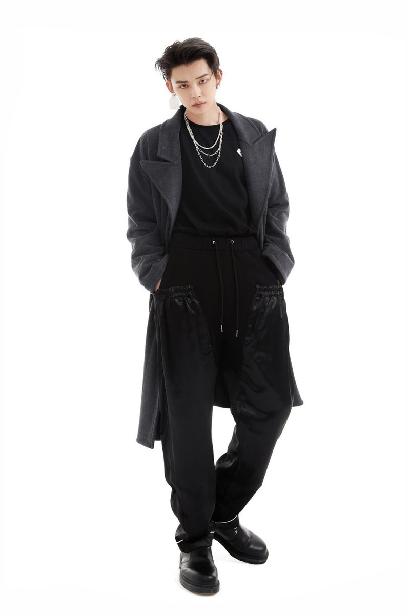 TXT ETERNITY UNIFORM ヨンジュンモデル TXTヨンジュン、モデルに抜てき NYファッションウィークで