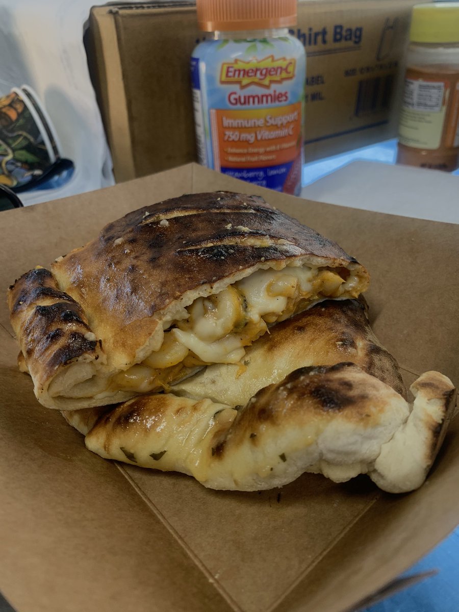 tkodeli's tweet image. -Pulled pork, Mac n cheese calzone 🥴😍
- Pastrami Burger 🤤