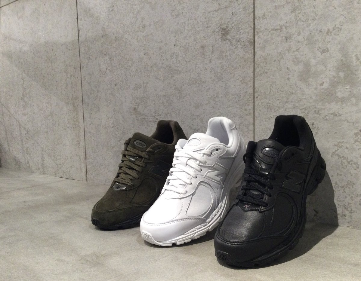 nb_GFO's tweet photo. 「2002」にハイスペックソールを融合しアジア製で復刻を遂げた「2002R」に新色が登場。

COLOR：RI/RK/RM
SIZE:D/23.0-29.0cm
PRICE:16,000+税

※こちらの商品の取り置き不可とさせていただきます。
※お一人様1色1足までの購入とさせていただきます。

#newbalance 
#グランフロント大阪 https://t.co/Xc5VOssHbc