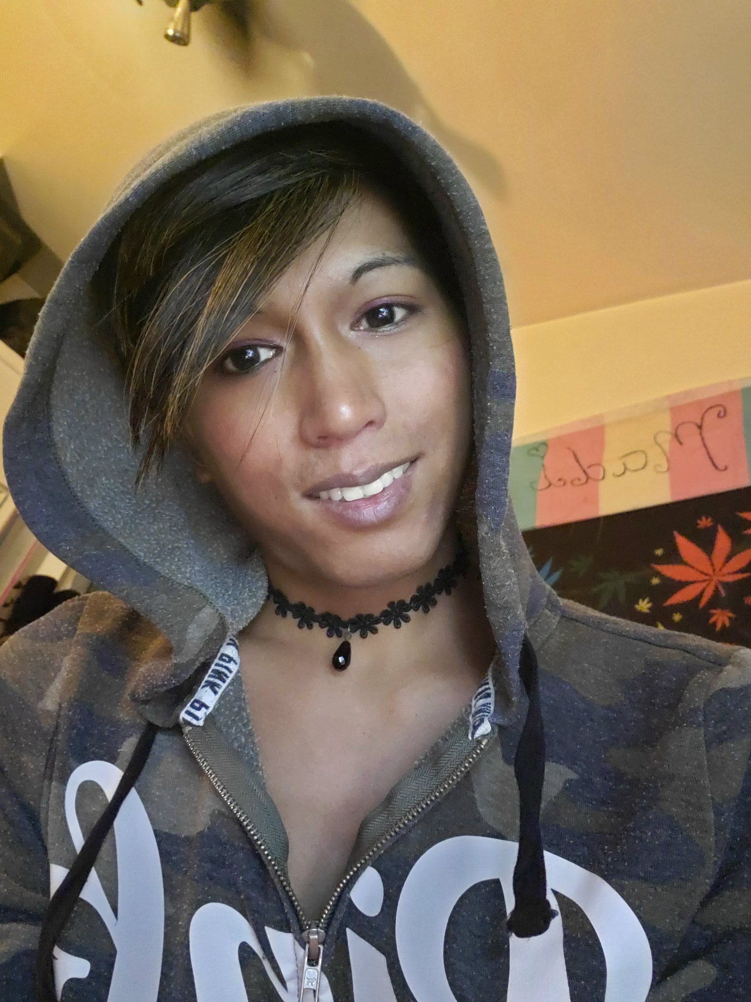 Good vibes ?
@Tv_bunni @KymmyHarper 
#mood #chill #femboy #cute https://t.co/uX1tOQmoFZ