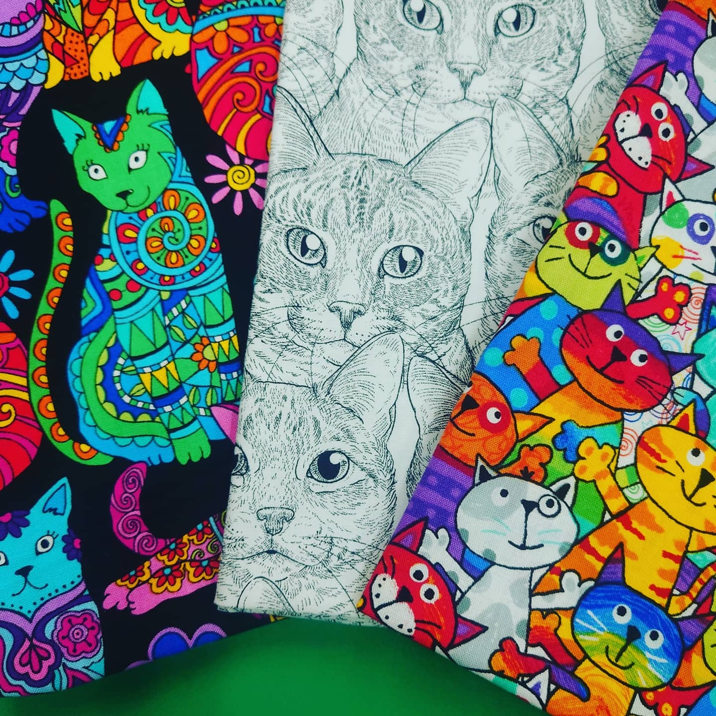 日暮里 熊谷商事 2月22日はねこの日 ェ 日暮里のボタン屋 熊谷商事です 2月22日はねこの日って知ってますか 手芸材料でも猫の柄は大人気です 猫の日 ボタン Usaコットン 日暮里繊維街 T Co Bjuj2koqfx Twitter