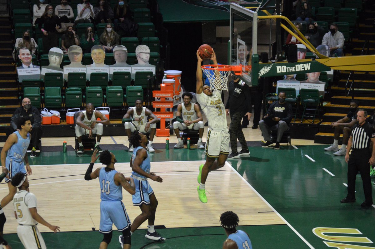 kaleidoscopeuab's tweet photo. You're not seeing double. That's Tavin Lovan throwing down another dunk for @UAB_MBB.
#uab #uabmbb #winasone #blazers
.
(Photo by @wdnpersonality) https://t.co/orYgpTNOOr