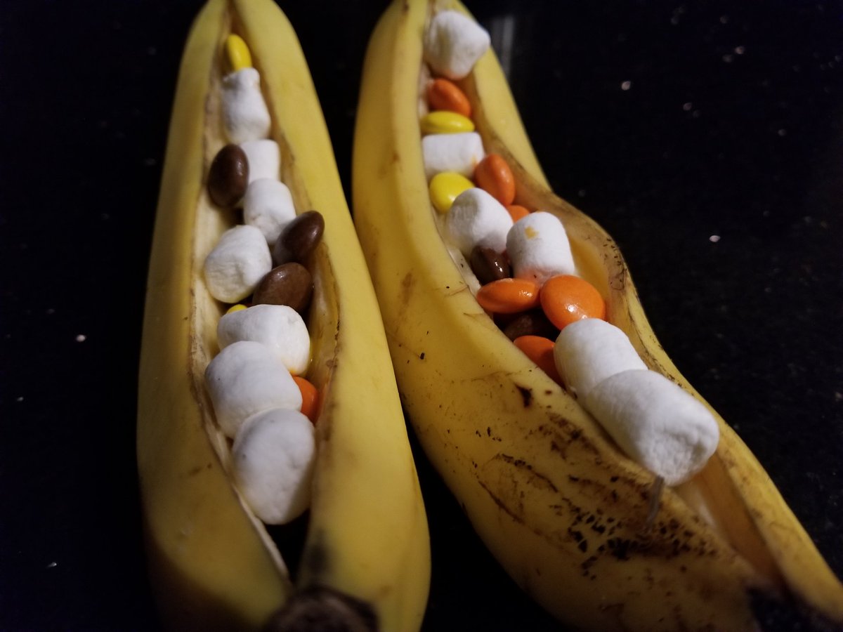 TheStoryShorey's tweet photo. Took my own suggestion on grilling dessert. Reese's banana boats. @GrillNewEngland #grillingRI https://t.co/o8qjnJ5Ej4
