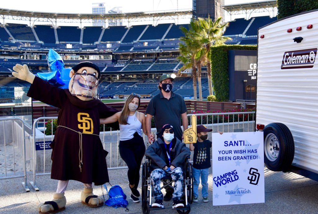 Padres's tweet image. We heard you are a huge Padre fan, Santi, so we wanted to help grant your wish!

Hope you enjoy your @tatis_jr jersey, #Padres gear and most of all your camper! 🤎💛