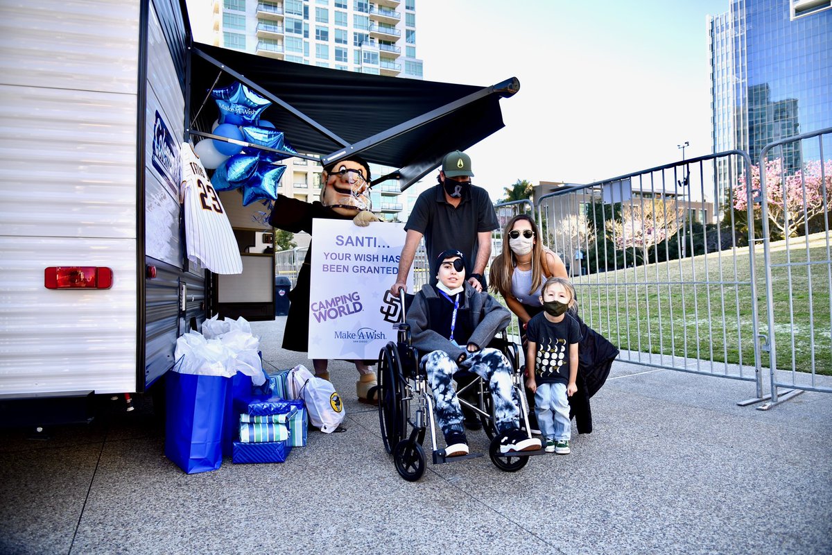 Padres's tweet image. We heard you are a huge Padre fan, Santi, so we wanted to help grant your wish!

Hope you enjoy your @tatis_jr jersey, #Padres gear and most of all your camper! 🤎💛