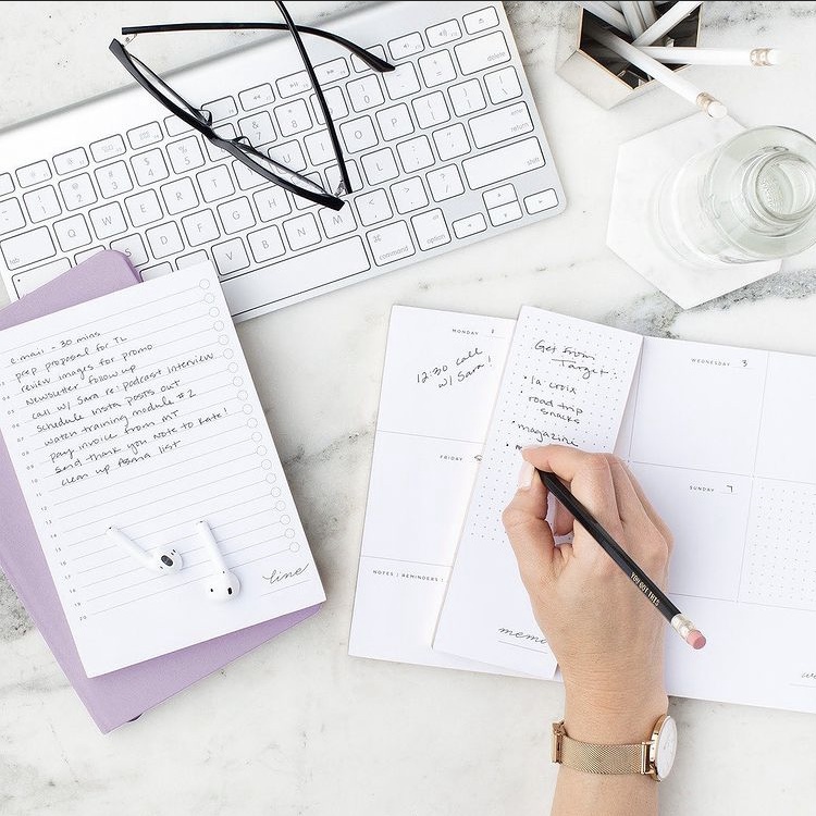 The_Social_Web's tweet photo. 7 Things That are Always on My Desk
⠀⠀⠀⠀⠀⠀⠀⠀
1. Flowers
2. A Square Basket
3. My planner and bullet journal
4. Blue Light reading glasses 
5. Water
6. A zipper pouch of pens.
7. A Verilux "HappyLight" UV-free therapy lamp.

What are your #desktopessentials? #TheSocialWeb https://t.co/zbQnLz4X1c