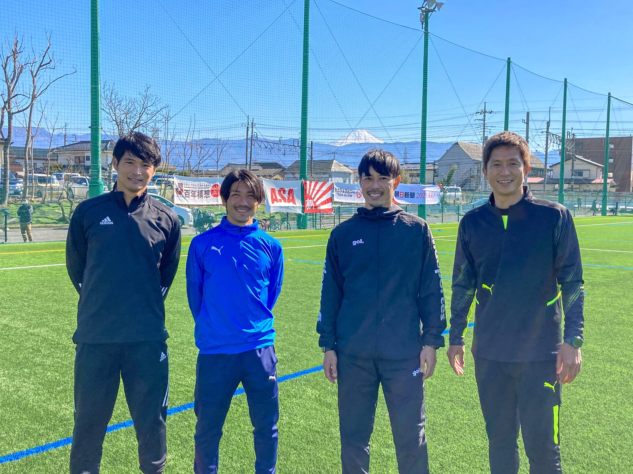 長谷川 太郎 朝日新聞ジュニアサッカースクール In 甲府 小学1 4年生1名という大規模のイベントでシュートを担当させて頂きました このような貴重な機会を下さった皆様 本当にありがとうございました 朝日新聞 サッカースクール 山梨 甲府 株式