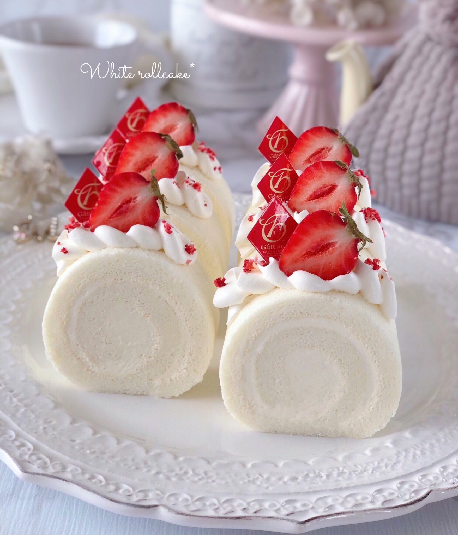 Moe ホワイトロールケーキ いつもムースケーキに使ってるホワイト生地を ふんわりロールケーキver にしました 生地 クリームに ホワイトチョコ入れてます お菓子作り 手作りケーキ ロールケーキ コッタ T Co Yrknkhkszb Twitter
