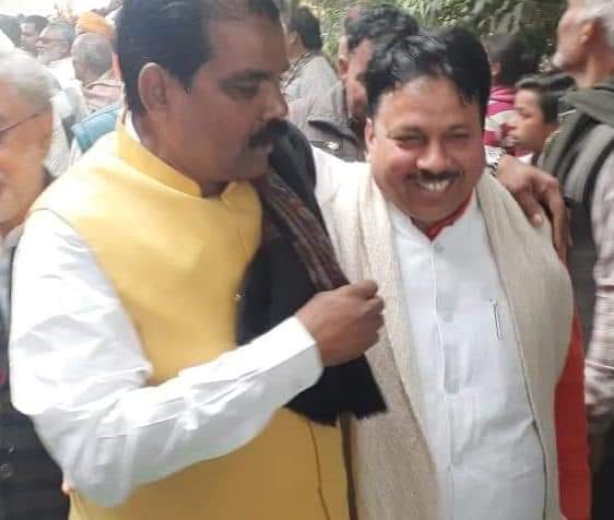 mpopyadavbjp's tweet photo. मेरे गृह जिला सीवान के वरिष्ठ नेता एवं समाजसेवी भाई श्री विनोद तिवारी जी को जन्मदिवस की हार्दिक शुभकामनाएं। आपके स्वस्थ व दीर्घायु जीवन के लिए ईश्वर से प्रार्थना करता हूं। जनता की सेवा में आप इसी तरह अपना योगदान देते रहें। https://t.co/D1kiRC7L0c
