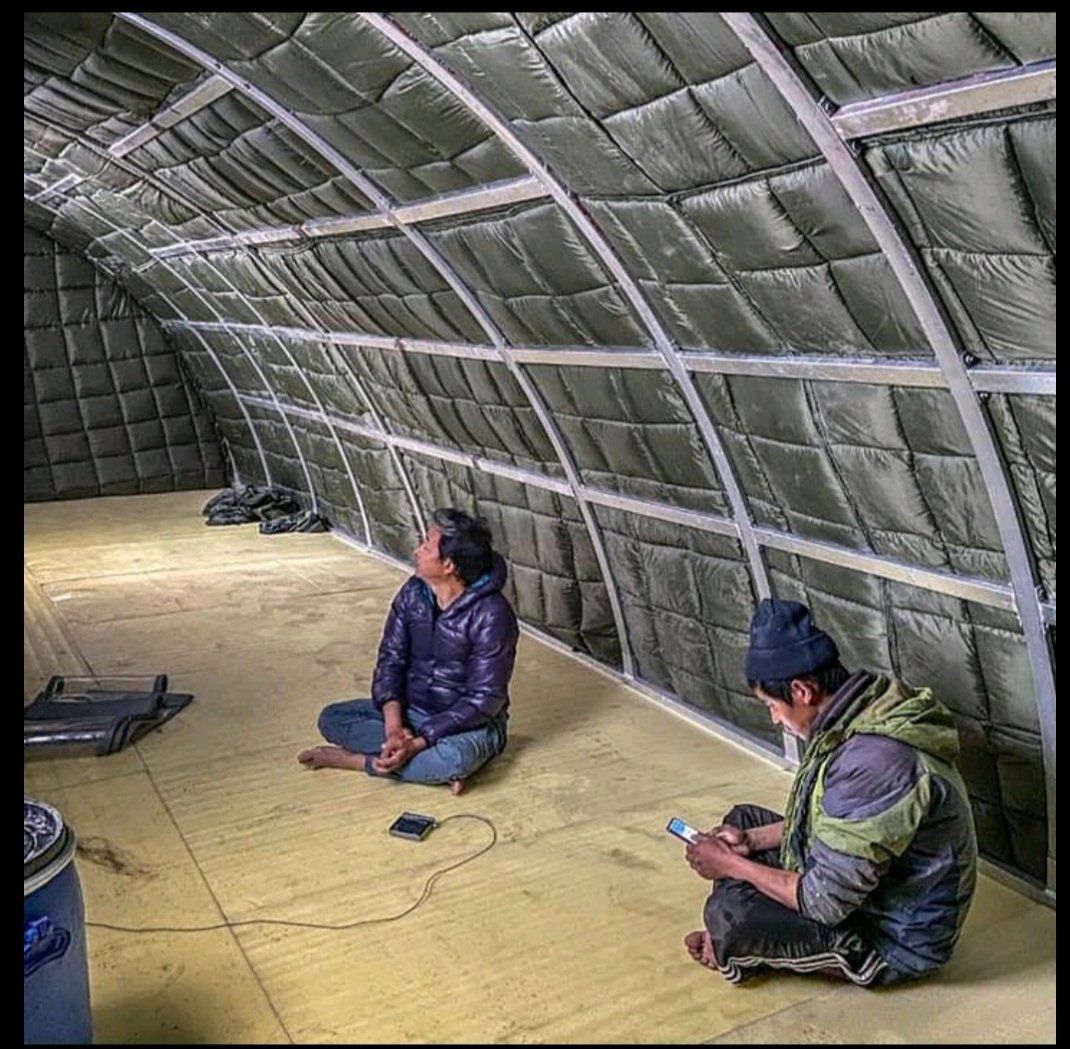 NavenduMohan's tweet photo. The Central Government provided solar heat military tents to Indian soldiers Tents weighing 30 kg have a temperature of -14 degrees outside and +15 degrees inside the tent. #indianarmy  #aatmanirbharbharat  #indiatogether  #indian #koo #kooaap https://t.co/AQB5jLKbXs