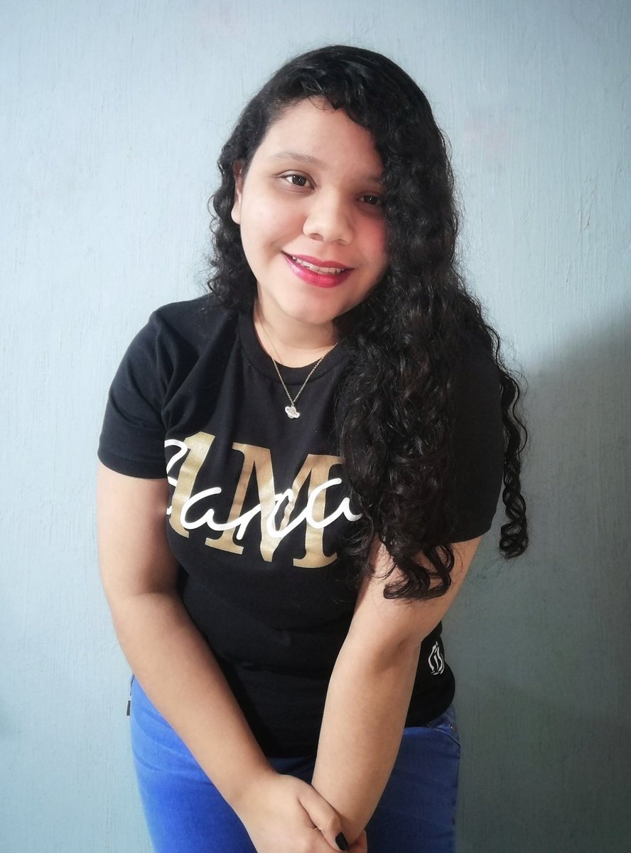 danniurix's tweet photo. Jugando a ser modelo ๐ (ignoremos que no sรฉ modelar ajajaja).
La verdad me encantรณ ๐ #barcamerch https://t.co/sMsSXo3uAk