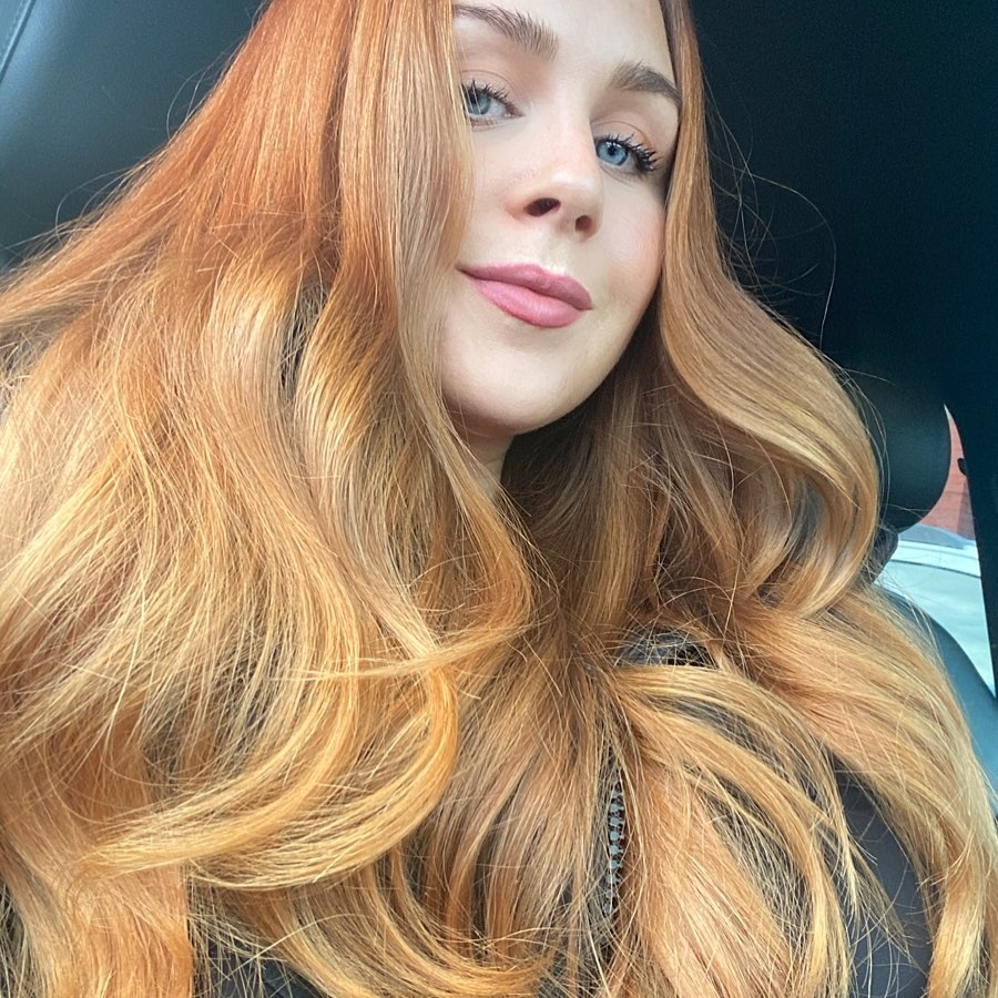 Just one row of extensions for this stunning babe <a href="/jodiemakeupuk/">Jodie A Smith</a>.

Get the look with shade Boho Brown 🍂 l8r.it/ywcw

#manchesterhair #cheshiremua #bridalspecialist #bridehairstyle #weddingmakeupartist #bridalmakeupartist #hairrehab