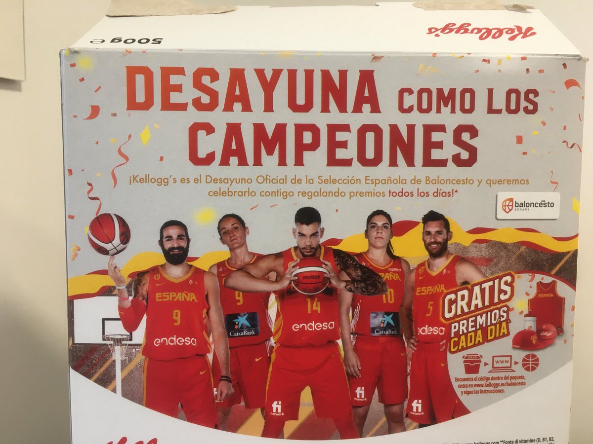 jenallerson's tweet photo. ⁦@KelloggsUS⁩ ⁦@KelloggCompany⁩ Why are all the #women #basketball players standing behind the men? https://t.co/u6TTyMo5Db