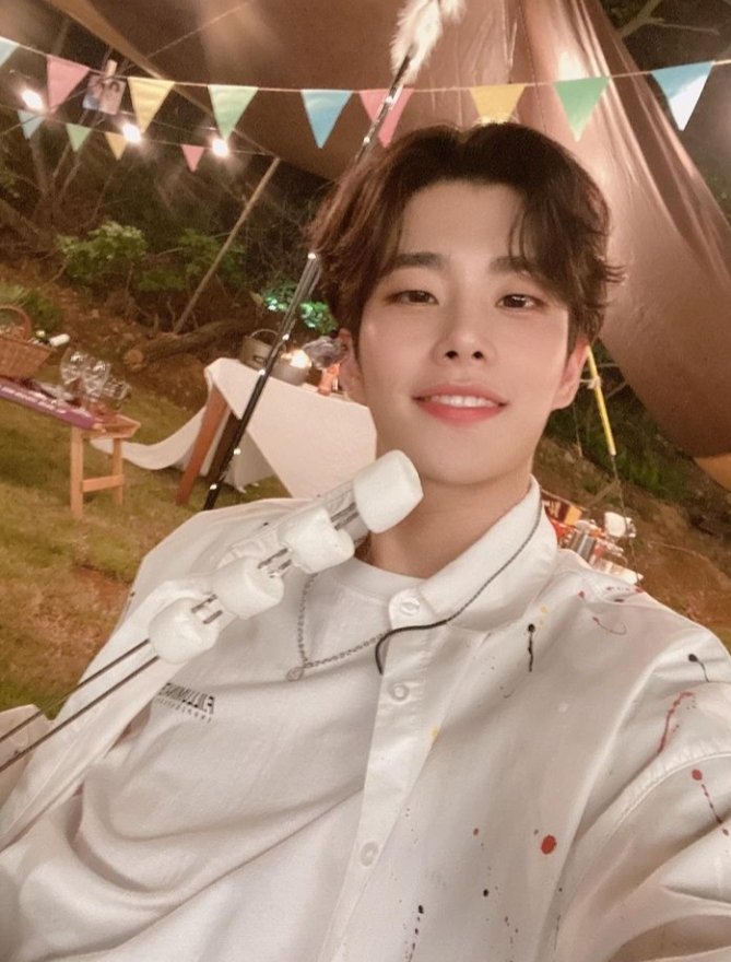 sunnylovelife's tweet image. Mj is really going all out with his trip down memory lane