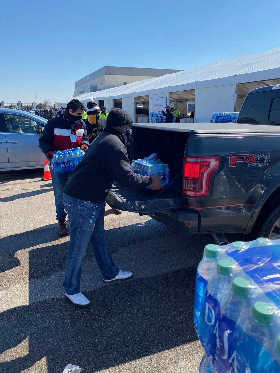 Netherly4SWRVP's tweet photo. Today, I was able to work with the City of Houston, @alphaetalambda , @UHALPHAS and @TXSUAlphas to distribute cases of water after the winter storm. 
#HoustonStrong #Netherly4SWRVP https://t.co/FUMgfom9Eq