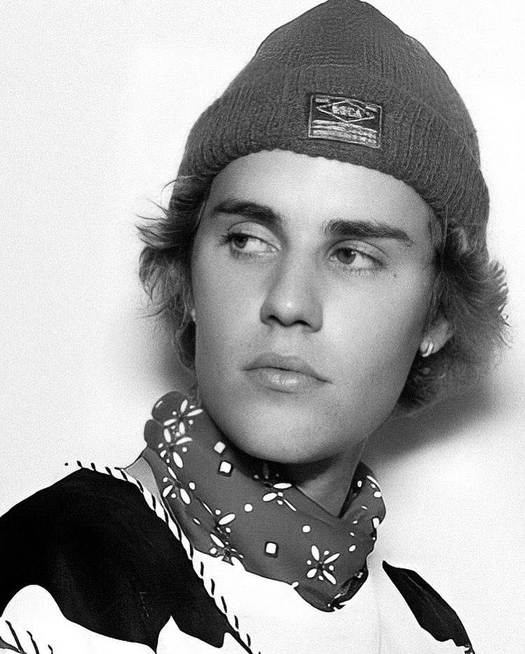 ibeliebersmx's tweet photo. 🚨¡Hora de votar más que nunca! 

Beliebers nos falta muy poco para pasarlos. Así que rápidamente comenten:

-Cinco frutas
-Cinco países 
-Cinco animales 

Utilizando el Tag de votación, YA!

I #VoteJustinBieber as my Favorite Male Artist for 2021 #KCA https://t.co/0EoWkValaR