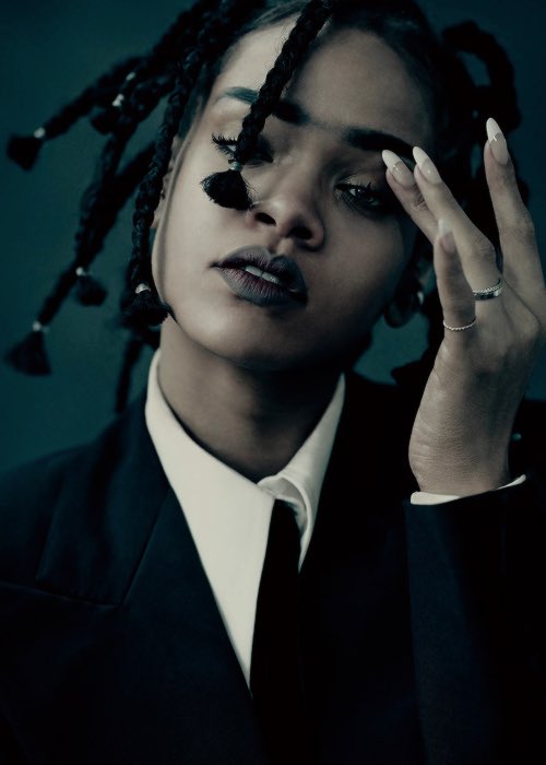 Happy birthday Rihanna. The most versatile queen we have. An icon, a legend. I love you much 