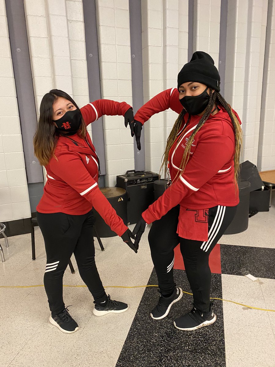 __morethannthis's tweet photo. Yo favorite drum majors 🥰✨ https://t.co/5pHSfWudh7