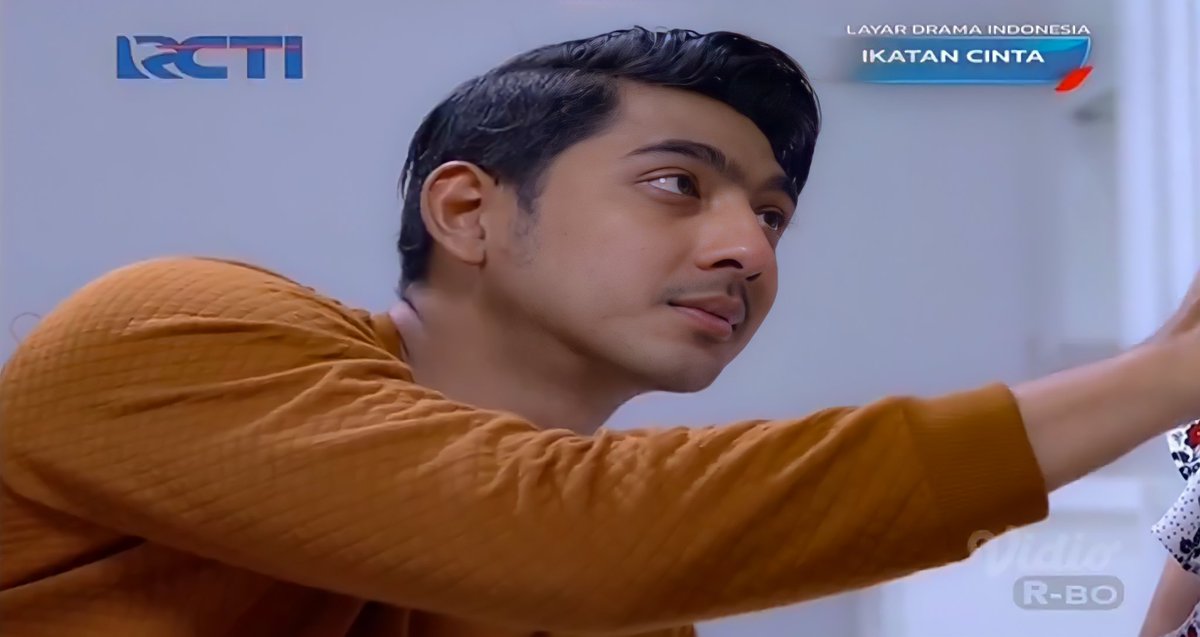 RIANA!!! tweet media