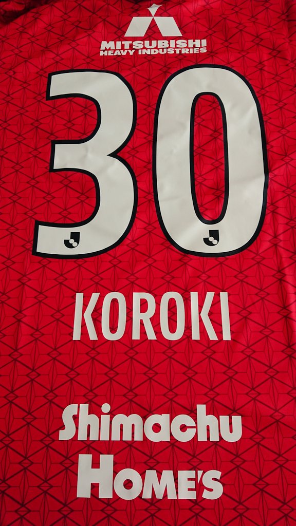 kaoriskhr's tweet photo. ユニ来たー…うぁ、サイン入ってる！
びっくりし過ぎてマジ泣きした😭

泣きながら、お尻スポンサーはまだニトリじゃないのを確認した https://t.co/FvEtXRjYRL