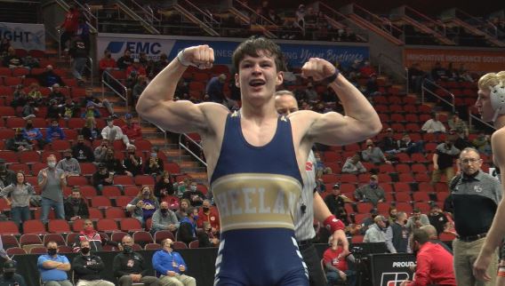 BradKTIV4's tweet photo. CHASING CHAMPIONSHIPS! Watch Friday's action at the Iowa and Nebraska state wrestling tournaments. https://t.co/Ur8x6X6Bqu #nebpreps #iahswr https://t.co/SlxJZmOV42