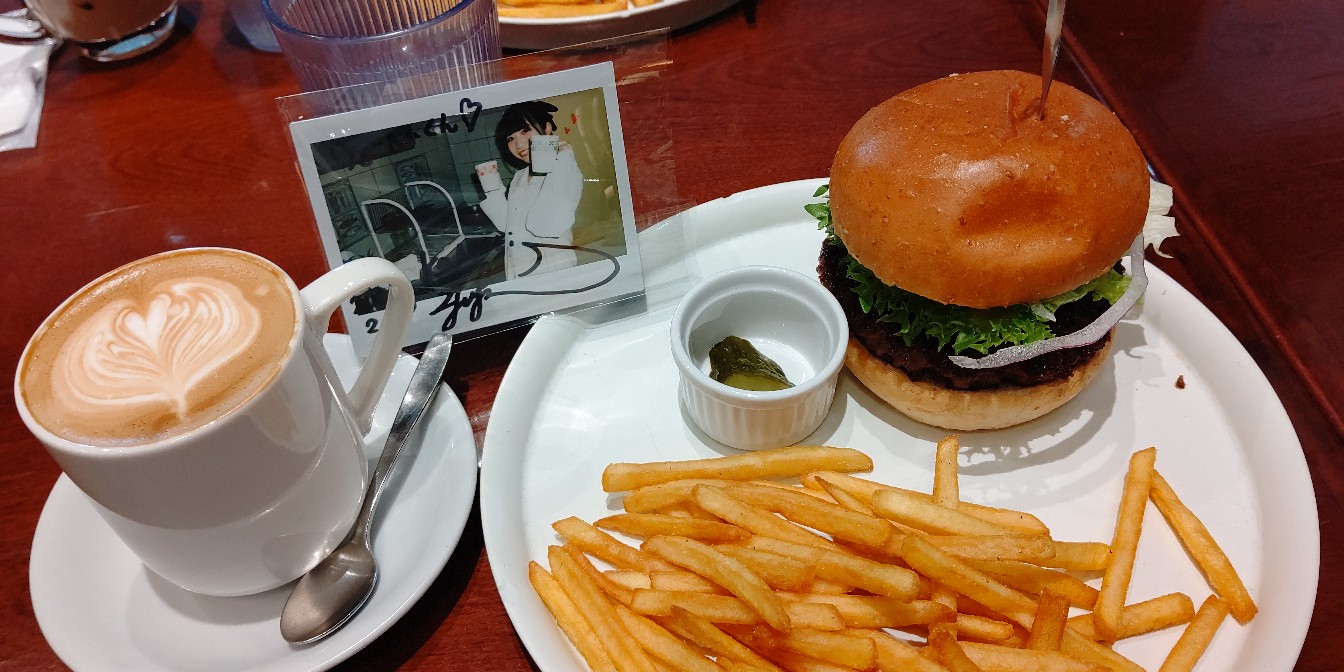 りょーたん おしめんとチェルシーマーケットきちゃった T Co Ntzfohrulh Twitter