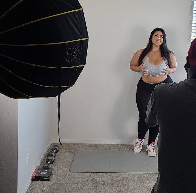 3 pic. Brand New Scene done with  @puertorockxxx20 shot by @RicoShades super fun and professional ???
