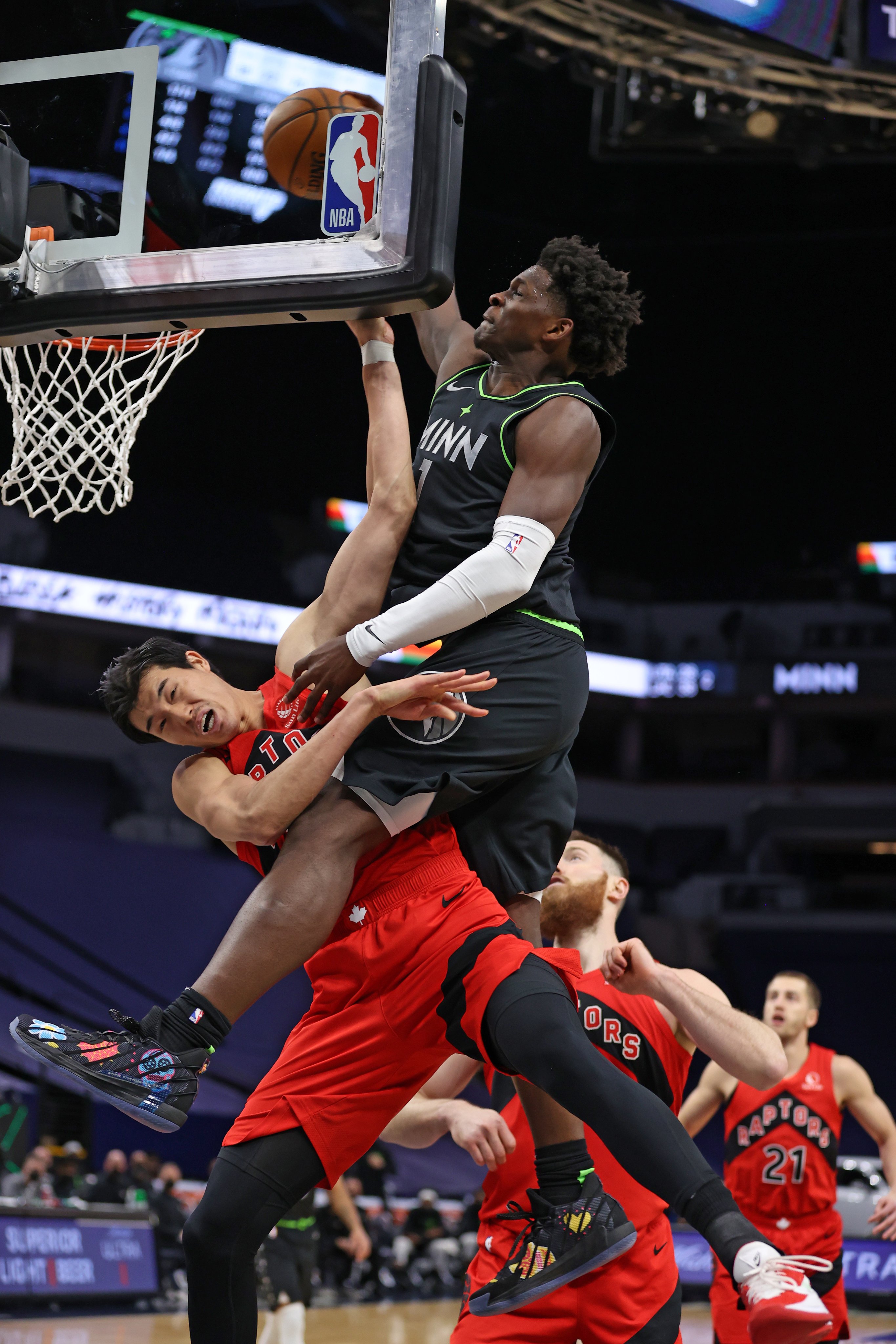 Anthony Edwards with the FILTHY POSTER! 😱 - Basketball Forever