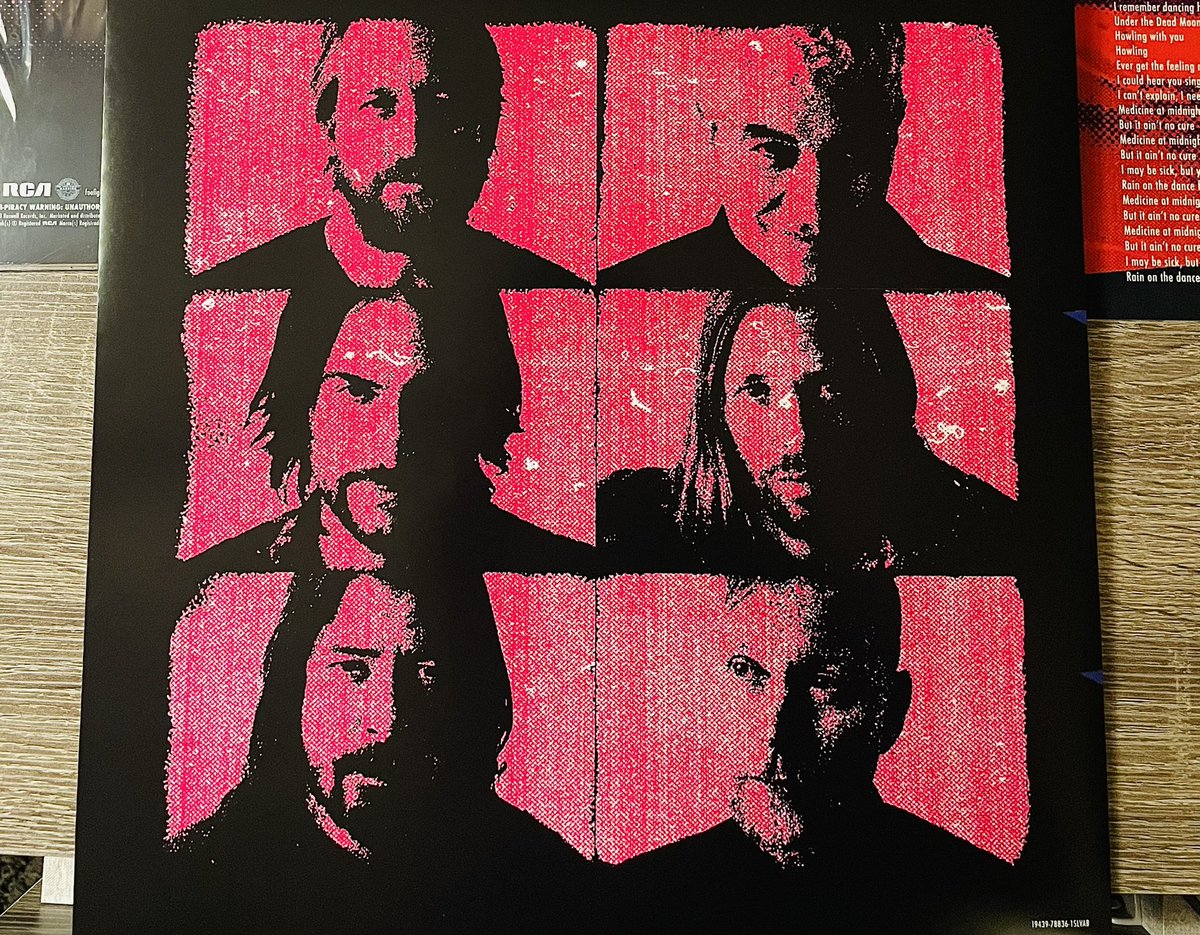 spmikey83's tweet photo. #FooFighters: #MedicineAtMidnight (2021) 🎶😁 — This album's slowly growing on me. Dave Grohl & Co. produce some pleasant melodies on it. It's short but fun. Also, I'm beginning to think that Dave owns that billboard on Ventura Blvd in Woodland Hills. ✨ #MikeysRecordCollection https://t.co/r7VvCNmX2C