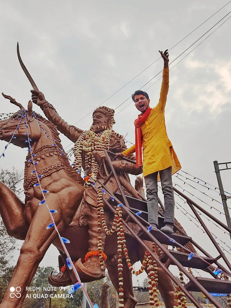 Ronitkumarjsr's tweet photo. जब हौसले बुलन्द हो, तो पहाङ भी एक मिट्टी का ढेर लगता है।
जय भवानी जय शिवाजी💪❤
#शिवाजी_जयंती🚩⚔🚩⚔
#ronitkumarjsr 🚩 https://t.co/X0uU2ckiCw