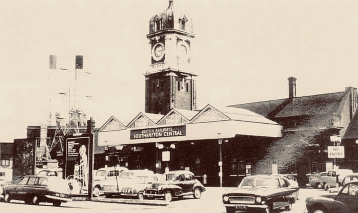 Southampton Central Railway Station. @southampton2025 @VisitSoton @SotonStories @SotonLibraries @scchighways @solentlep @kjlymer @Southampton_eye @SouthamptonCEP @Soton_bloggers @furstyfish @DestSouthampton @cdlee2011