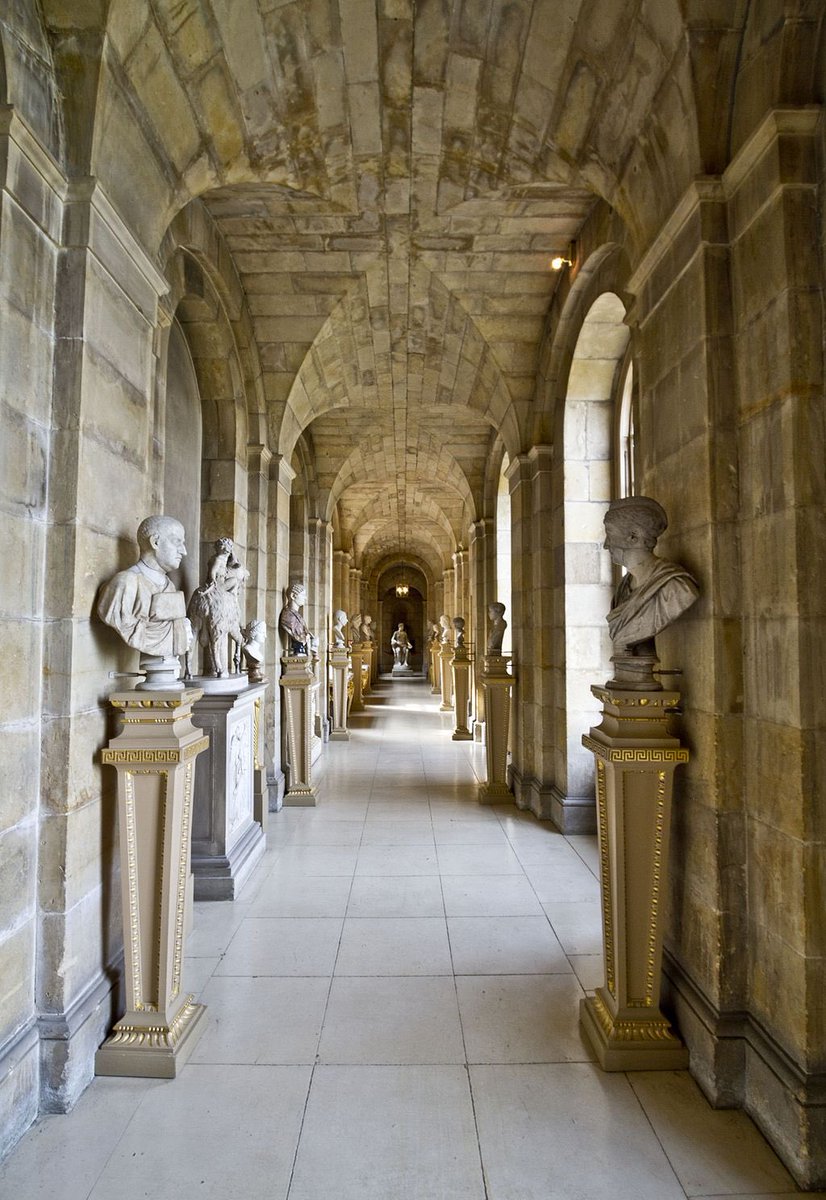 OakieJs's tweet photo. Castle Howard, construction began in 1701, took over 100 years to complete. One of the largest private residences in the UK, with 145 rooms. https://t.co/sJ7diVGabN