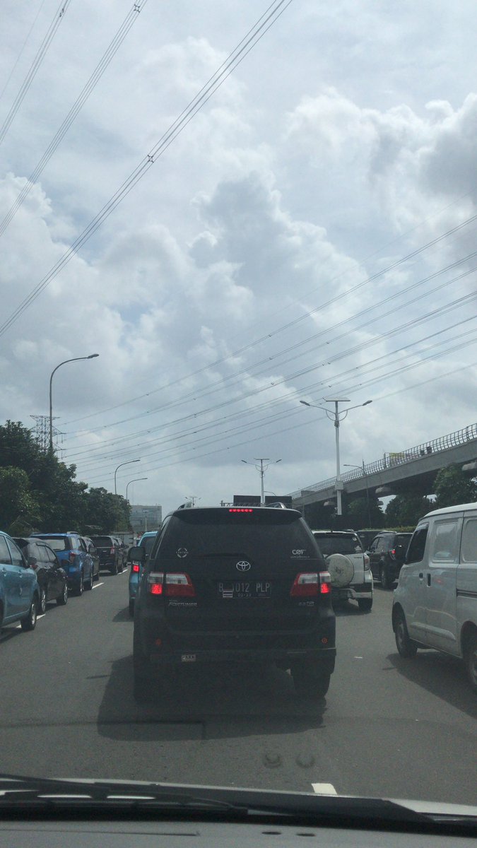 Km 0 cawang arah taman mini, padat antrian macet .. <a href="/RadioElshinta/">Radio Elshinta</a> <a href="/SonoraFM92/">Radio Sonora Jakarta</a>