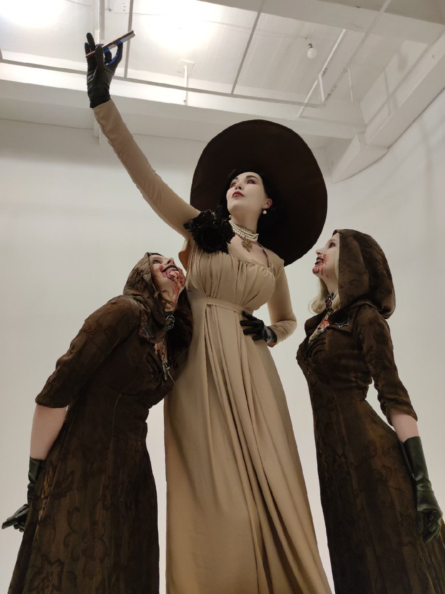 My height - 176cm
My sis <a href="/kasuzame_yuu/">Julia Kasu</a> -177cm
Now imagine <a href="/TenArienai/">XL - харизматичная львица</a>'s growth...

#ResidentEvilVillage #ResidentEvil8 #Biohazard #KsanaStankevich <a href="/RE_Games/">Resident Evil</a> <a href="/CapcomUSA_/">Capcom USA</a> <a href="/PlayStation/">PlayStation</a>