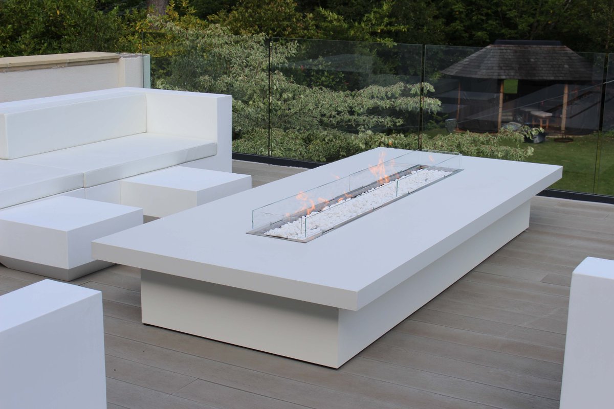 RivelinUK's tweet photo. The Rivelin Houston 3m x 1.3m gas fire table, with a 2m, 36kw remote control gas burner. Made in Sheffield, UK from stainless steel and Dekton. Colour matched to furniture. https://t.co/y33S0Cpl7k #firepit #firepitdesign #outdoordesign #brasero #feuerstelle #garten #braciere https://t.co/Z2joEiO15S