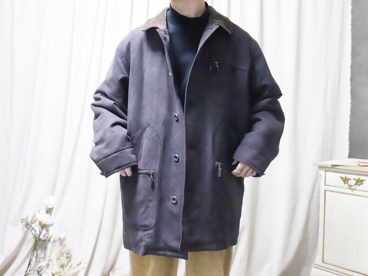 liberteused's tweet photo. 2/20(土) 22:00から販売開始🎉

☑︎"オーバーサイズハンティングジャケット🧥"

表面はうっすら起毛感があり全体的にワイドシルエットな印象です◎

カラーは、使用感のある古着のようなくすみパープルとなっております！

パンツは同日に発売のコーデュロイパンツです👖 https://t.co/N72KtSOlm0