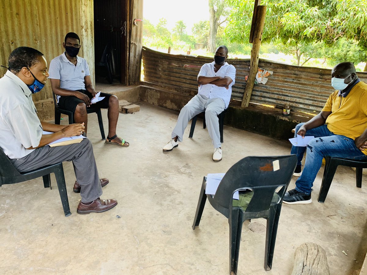 ic4led's tweet photo. #ic4led rolling out engagements on mapping economic activities in Ward 07, Thulamela Municipality through Photo-voice. Engaging Ward Cllr, Secretary and the representative from traditional leaders. @Univenofficial @dsigovza @ic4led @VhembeDM https://t.co/1pgeukp0Mk