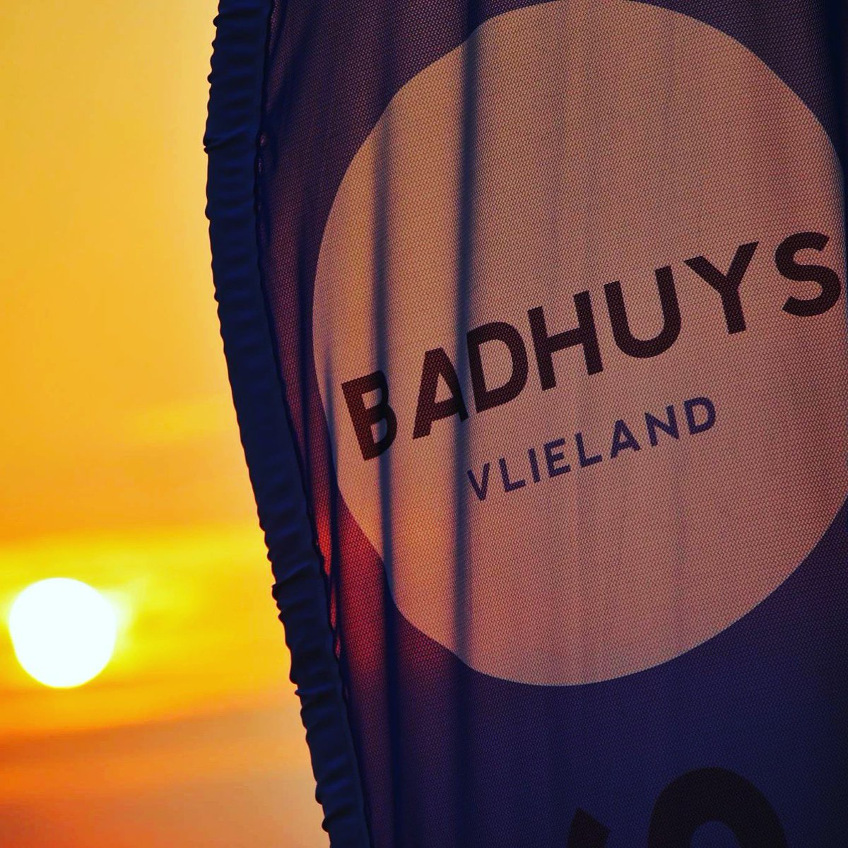 BadhuysVlieland's tweet photo. Wij hebben er zin in! 💥 #seizoen #2021 #openingsoon Wij leren jou graag de fijne kneepjes van het vak. #vlieland Beachboys, bediening, keuken, schoonmaak, afwas, strandbediening, topkoks, bartenders, leerlingen... #solliciteernu ➡️ werken@badhuys.com https://t.co/PThtgvhfAw