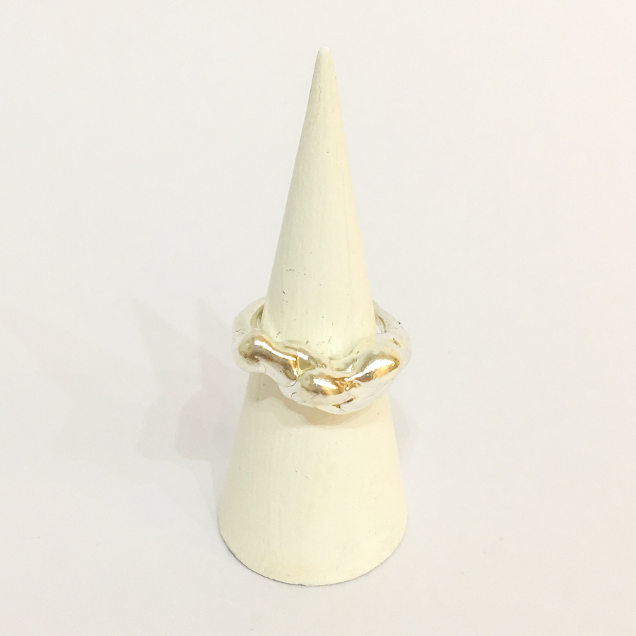 picaresquejpn's tweet photo. 💍 #一人婚リング展 💍

私と共に「わたし」を祝福するリングたちのご案内💐

作家｜ #Perfectdreamer
https://t.co/76KoD6mxEW
税別価格｜8,000 JPY

🌙詳細&amp;全作家による113リングを掲載　2/28まで作品通販可⭐️
https://t.co/aZSyfnZE84

#一人婚展 #リング展
#指輪 #リング #ジュエリー
#シルバー https://t.co/LNOrRLJEF9
