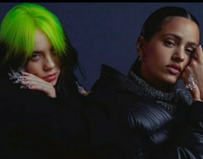 ثريد🗞.
صور #بیلی_آیلیش  مع #روزاليا  قبل أصدر تعاونهما في  اغنيه -(La vas olvidar) بعام او عامين♡