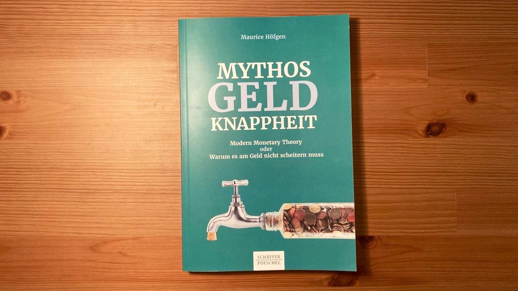 MauriceHoefgen's tweet photo. ++ BUCH-VERLOSUNG ++

Passend zum neuen Interview bei @OleUndWolfgang verlose ich ein signiertes Exemplar! ✍️

Teilnahme:
1. Folgt mir
2. Retweet

Zum Interview: https://t.co/MK7lPCRgGL https://t.co/xzHmfM9kIK