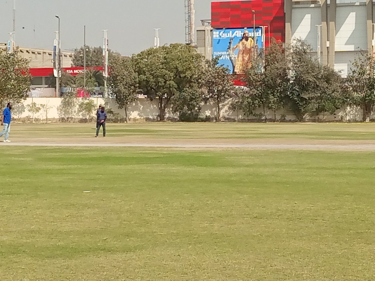 GhaffarSports's tweet photo. Cricket Fever is On in Karachi
Youngsters also in Ground and Enjoy Cricket
#Enablers Doing Great job and provide their employees to Play and Enjoy Cricket
#EnablersCricket #UBLGround
#PSL6 https://t.co/xUvI3Pvv8s