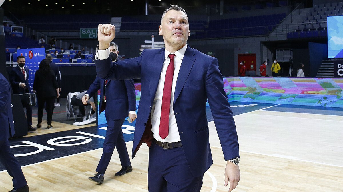 MuchoBasketRM's tweet photo. ¿El Barça es el equipo de Corey Higgins o de Nikola Mirotic?

🎙️ David Fusté: "El Barça es el equipo de Sarunas Jasikevicius".

@palauresist https://t.co/IKw1ciWgmR