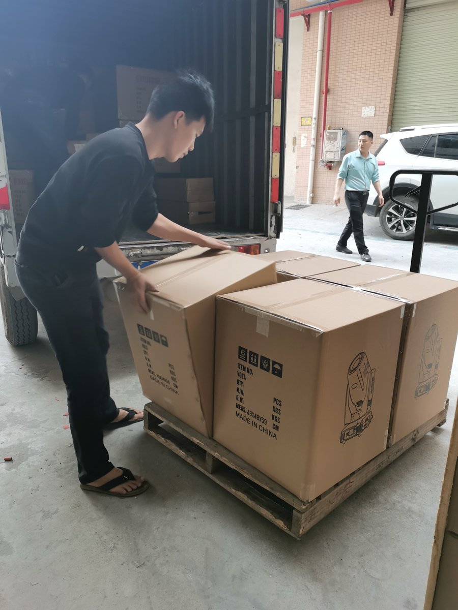 First order after Chinese New Year Holiday !
5units 350W 17R 3IN1 BEAM + 30units 54×3W RGBW LED PAR +4units 9×10W RGBW LED SPIDER has been shipped to YICHUN city!
I hope all of you had a nice start in 2021 and wish you all the best for the new year !