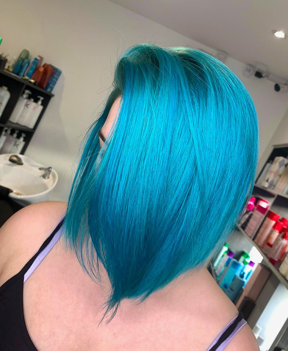 JakataSalon's tweet photo. 💙 A standout new colour for our stylist Layla 💙 Lauren T created this amazing look for her 💙 #chromaID https://t.co/DWMwSUQyLq
