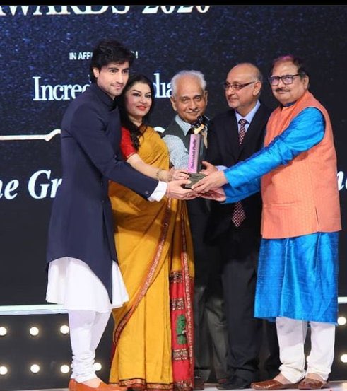 hcmyworld's tweet photo. Throwback to such a proud & unforgettable moment!
20.02.2020
#dpiff2020 #harshadchopda https://t.co/5jW8bKZeO1